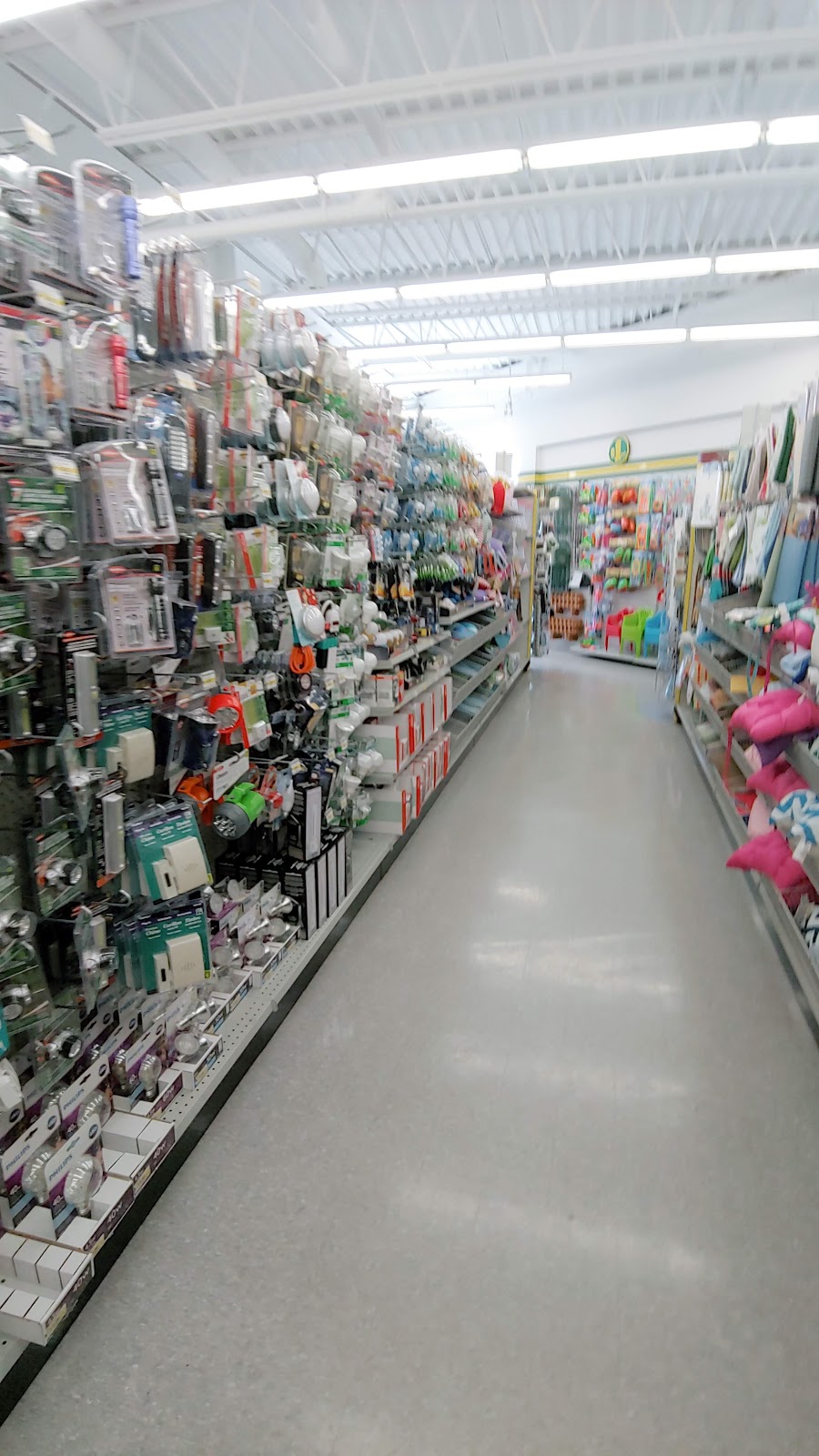 Dollarama | 1620-1624 Wilson Avenue York Sheridan Mall, North York, ON M3L 1B2, Canada | Phone: (416) 245-4220