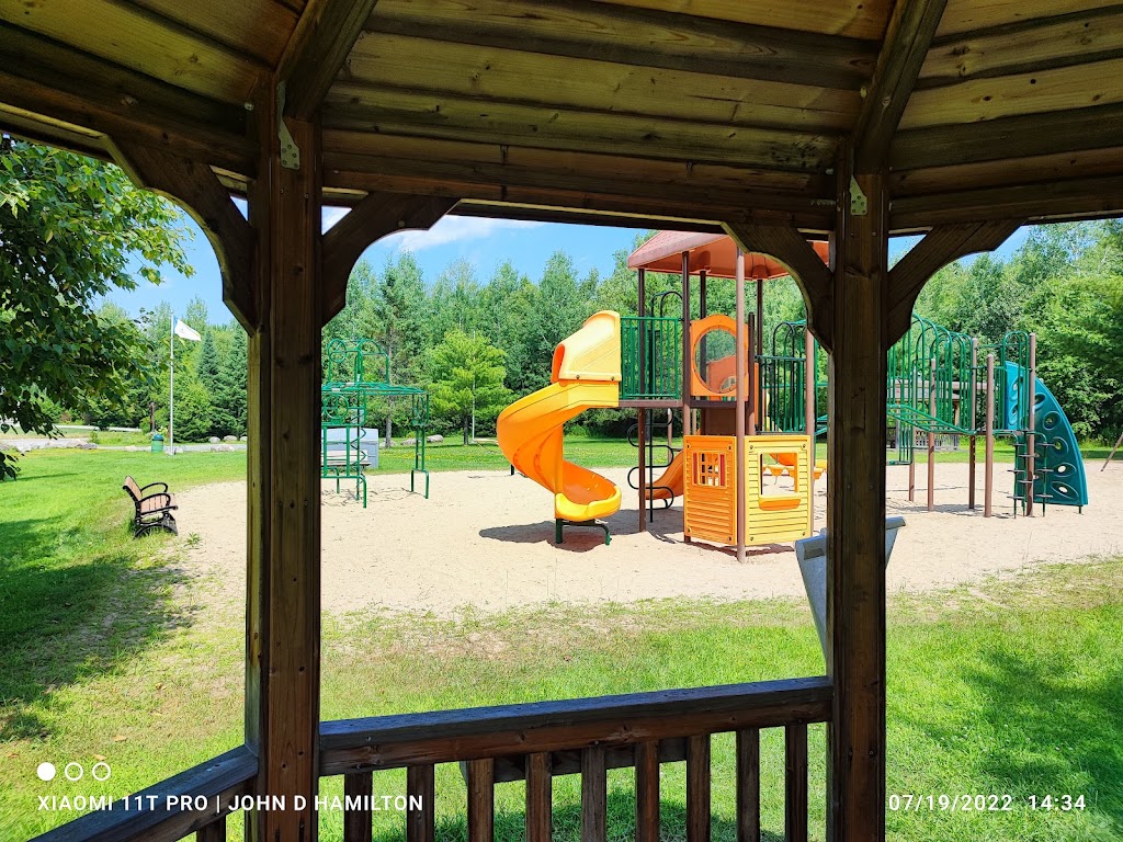 Forest Lea Park | 131 Sufian St, Pembroke, ON K8A 6W6, Canada | Phone: (613) 735-6291