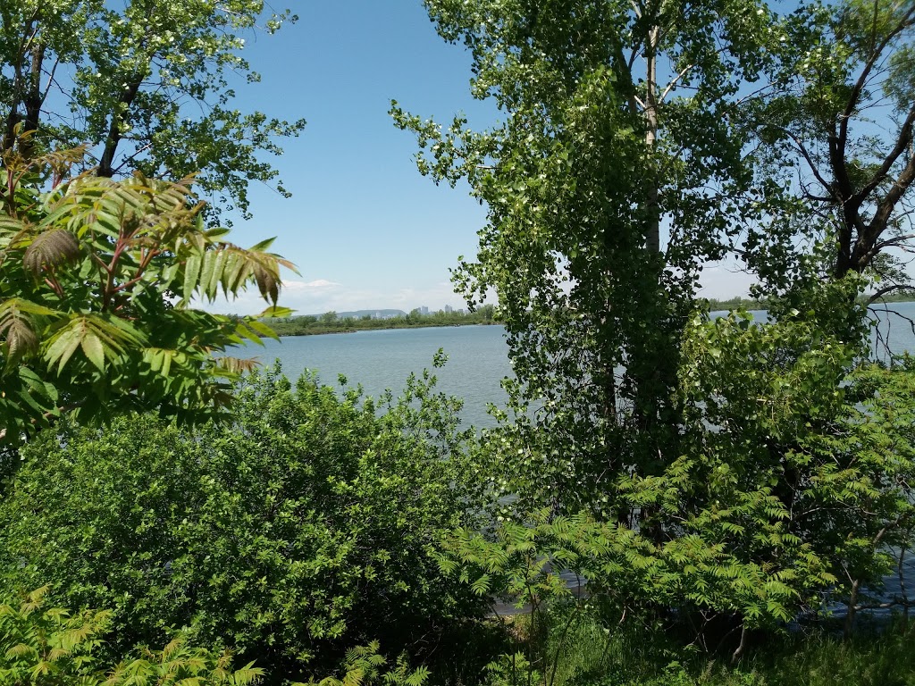 Centennial Plaza | 400 Rue Saint-Ignace, La Prairie, QC J5R 1E7, Canada