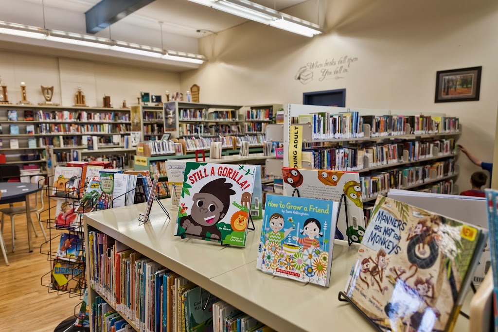 Rolling Hills Public Library | 322 4 Ave, Rolling Hills, AB T0J 2S0, Canada | Phone: (403) 964-2186
