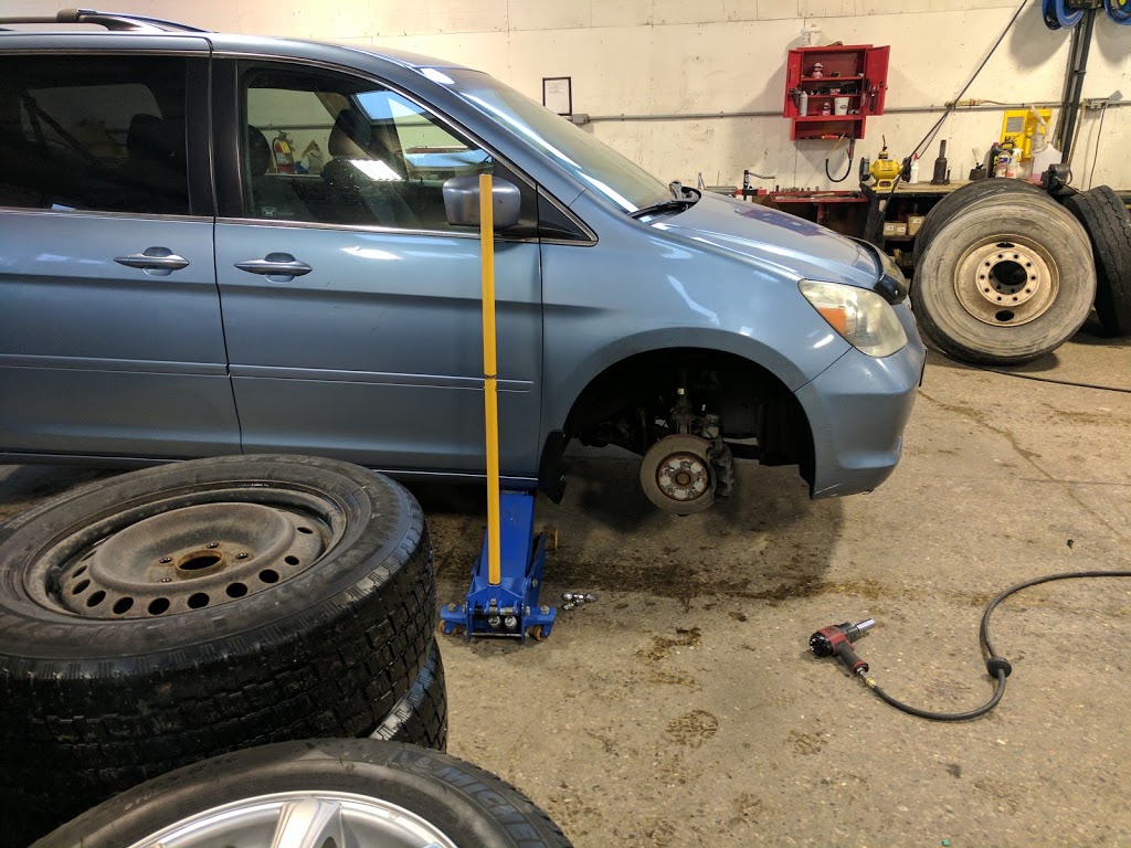 MacMillan Tire | 150 Shoemaker St, Kitchener, ON N2E 3L8, Canada | Phone: (519) 748-1130