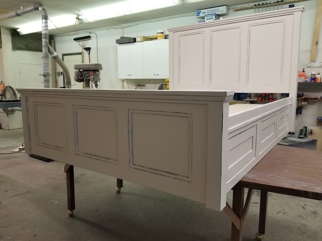 Morningwood Custom Built Furniture | 260 Montreal Avenue West, Morris, MB R0G 1K0, Canada | Phone: (204) 746-4567
