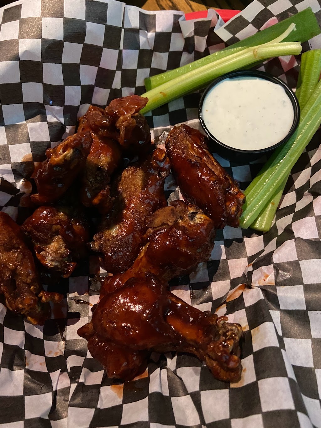 Kullys Original Sports Bar | 223 St Paul St, St. Catharines, ON L2R 3M2, Canada | Phone: (905) 684-1771
