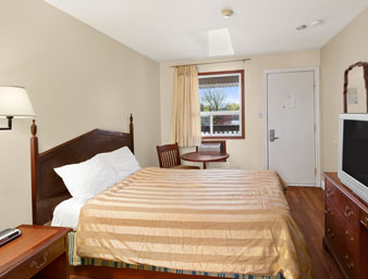 Kingsway Motel Oshawa | 695 King St E, Oshawa, ON L1H 1G8, Canada | Phone: (905) 436-1020