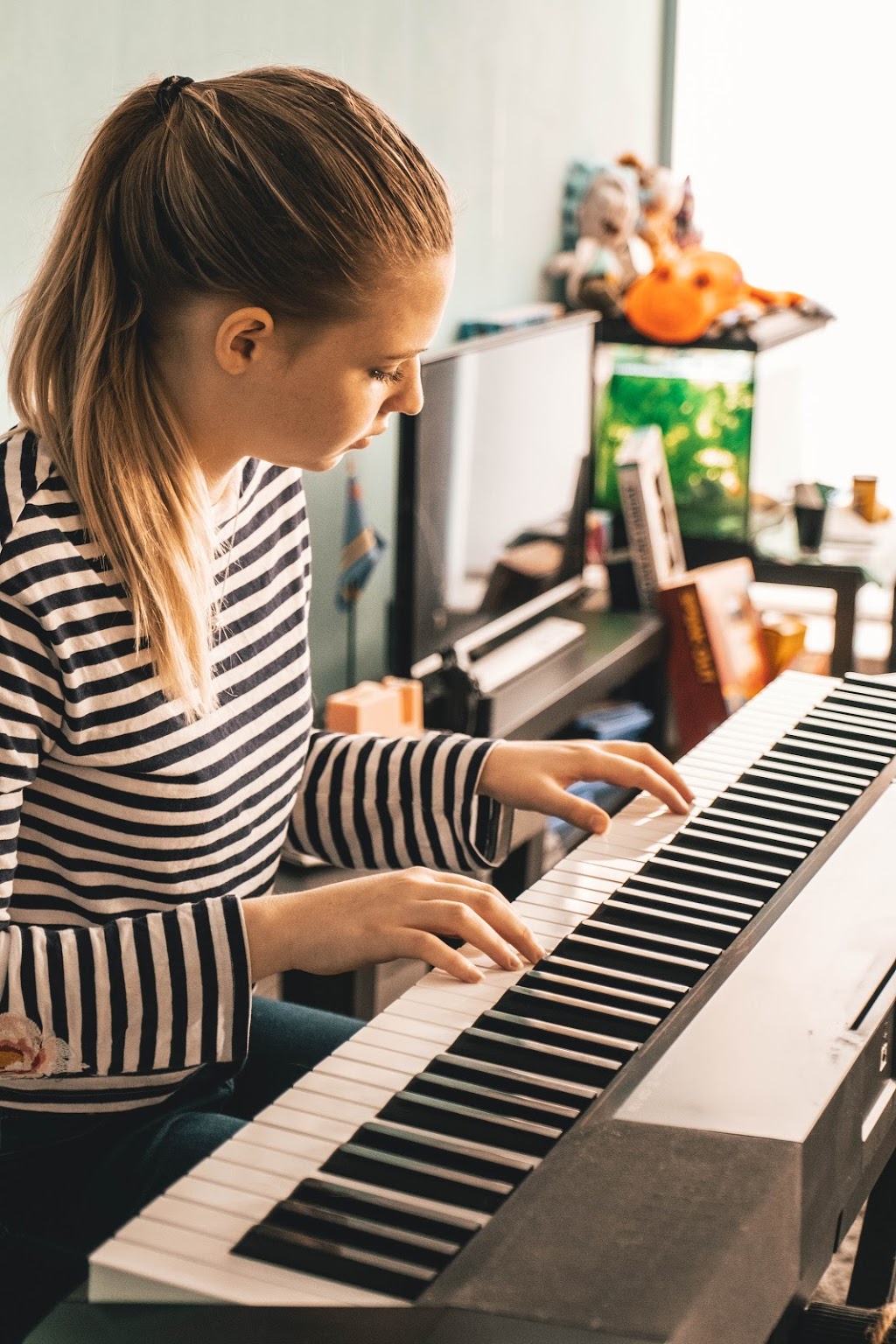 Silver Maple Piano Studio | 243 Glenn Hawthorne Blvd, Mississauga, ON L5R 2M5, Canada | Phone: (514) 241-3143