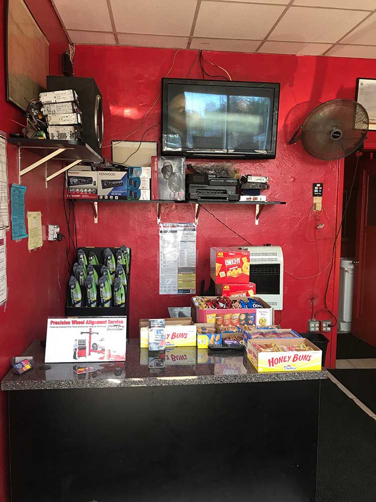 Dannys Auto Repair | 714 Walden Ave, Buffalo, NY 14211, USA | Phone: (716) 892-1100