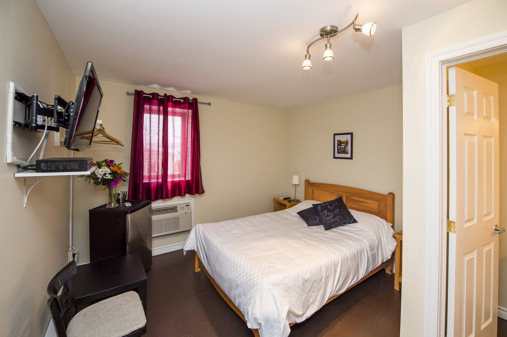 Auberge Petite-Nation | 35 Rue Principale, Saint-André-Avellin, QC J0V 1W0, Canada | Phone: (819) 516-3336