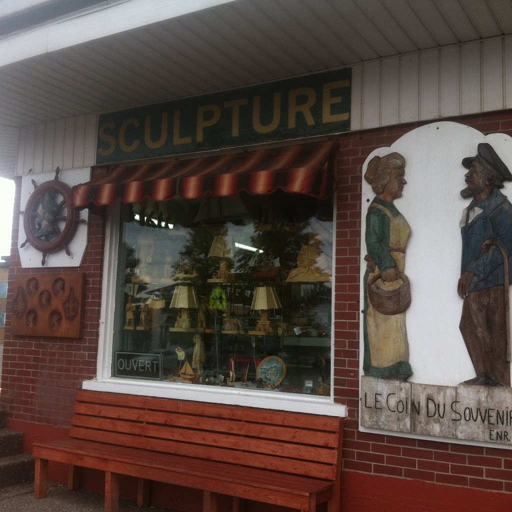 Fee-Minine | 21 Avenue de Gaspé E, Saint-Jean-Port-Joli, QC G0R 3G0, Canada | Phone: (418) 598-1448