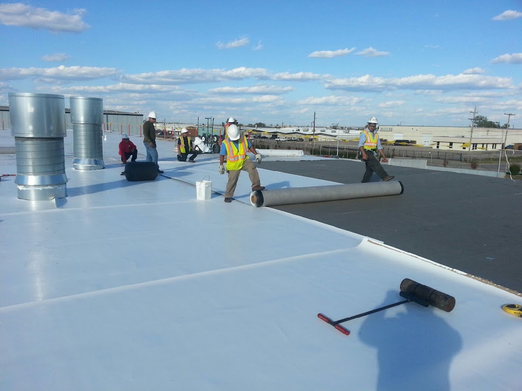 Markham Roofers | 35 Bertram Earnshaw Dr, Markham, ON L6C 2R9, Canada | Phone: (437) 747-1900