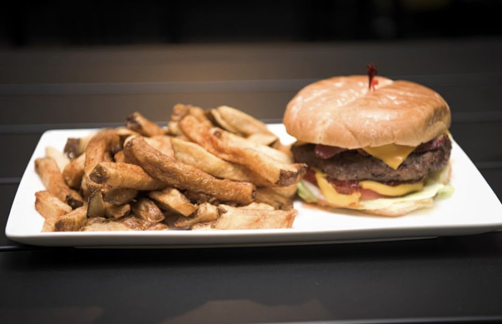Big H Shawarma & Poutine Restaurant | 3210 Swansea Crescent, Ottawa, ON K1G 3W4, Canada | Phone: (613) 736-8881