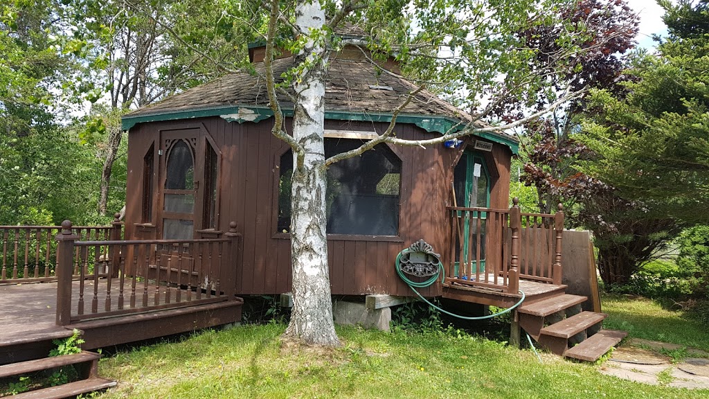 Lily Front Motel & Cottages | 693 Masons Beach Rd, Lunenburg, NS B0J 2C0, Canada | Phone: (902) 634-8085