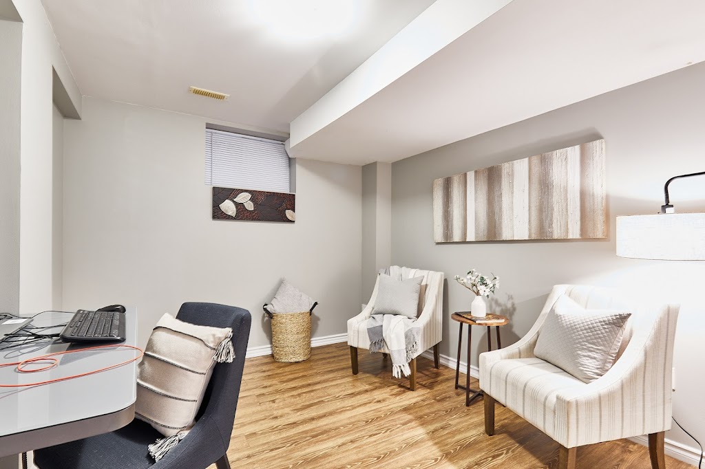 Jane Thuet Inner Circle Real Estate Group | 200 Dundas St E, Whitby, ON L1N 2H8, Canada | Phone: (647) 895-8050
