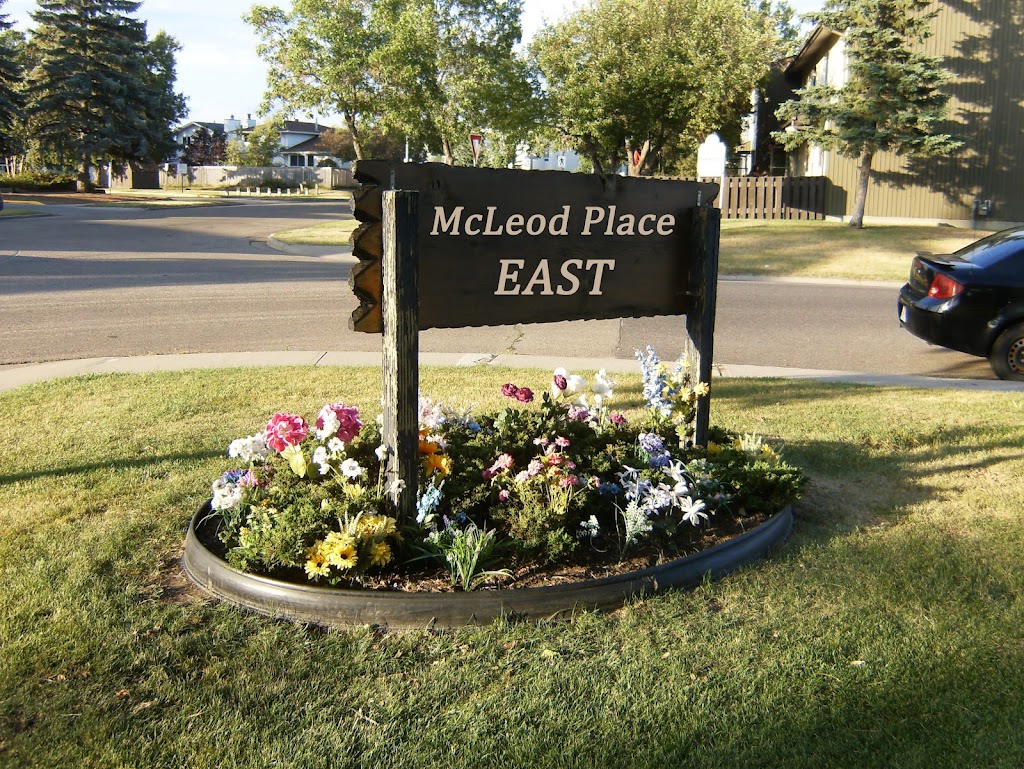 WeeBreed Dog Grooming | 9 McLeod Road Northwest As 9 McLeod Place Grey Townhouses McLeod Place, 53 St NW, Edmonton, AB T5A 3A8, Canada | Phone: (780) 473-6591