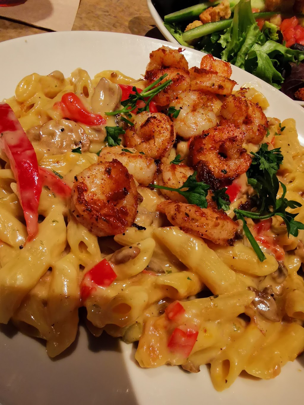 Applebees | 2250 Division Rd, Windsor, ON N8W 5X5, Canada | Phone: (519) 974-1122