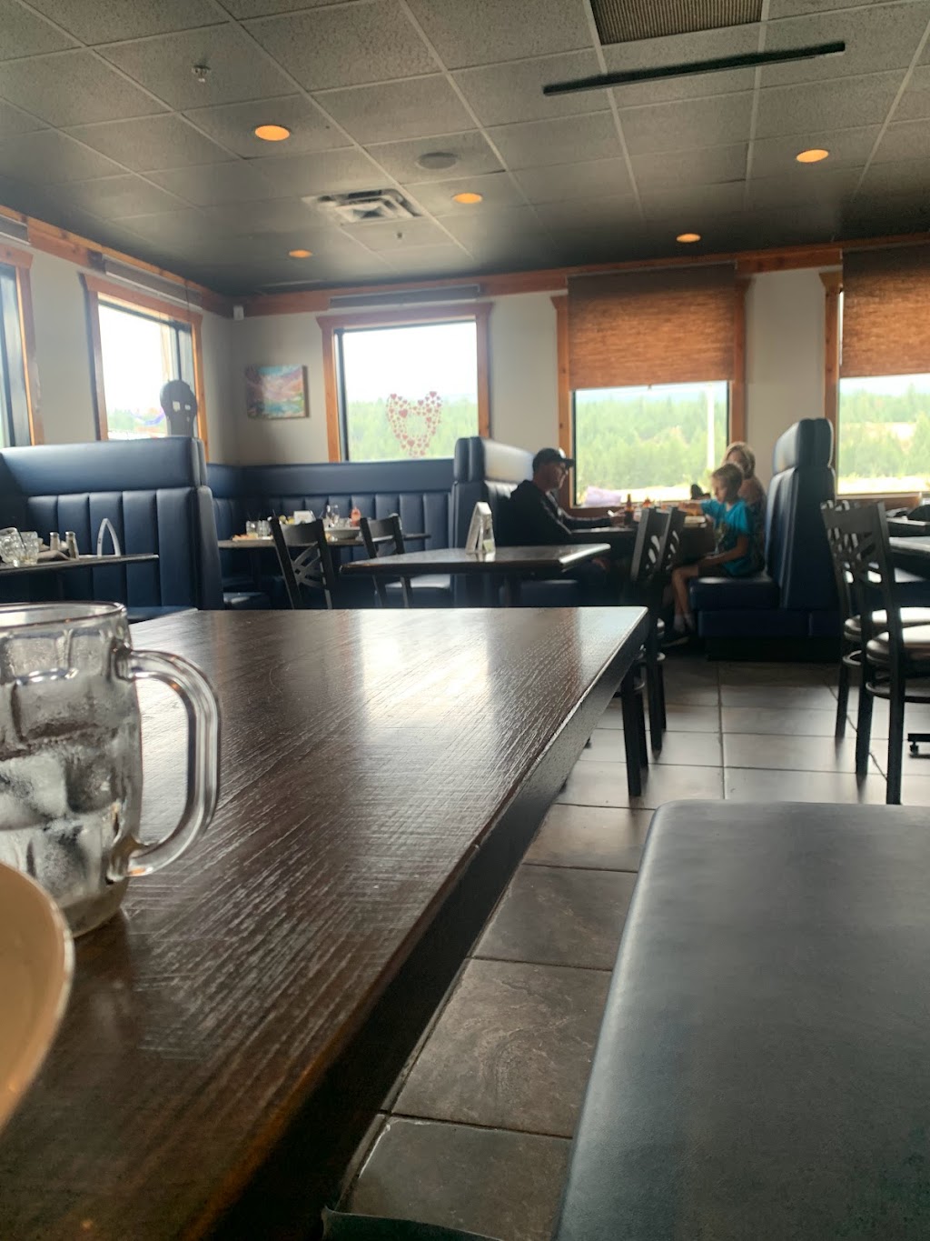 Rocky River Grill Ltd | 8888 Arrow Rd, Invermere, BC V0A 1K2, Canada | Phone: (250) 342-8885