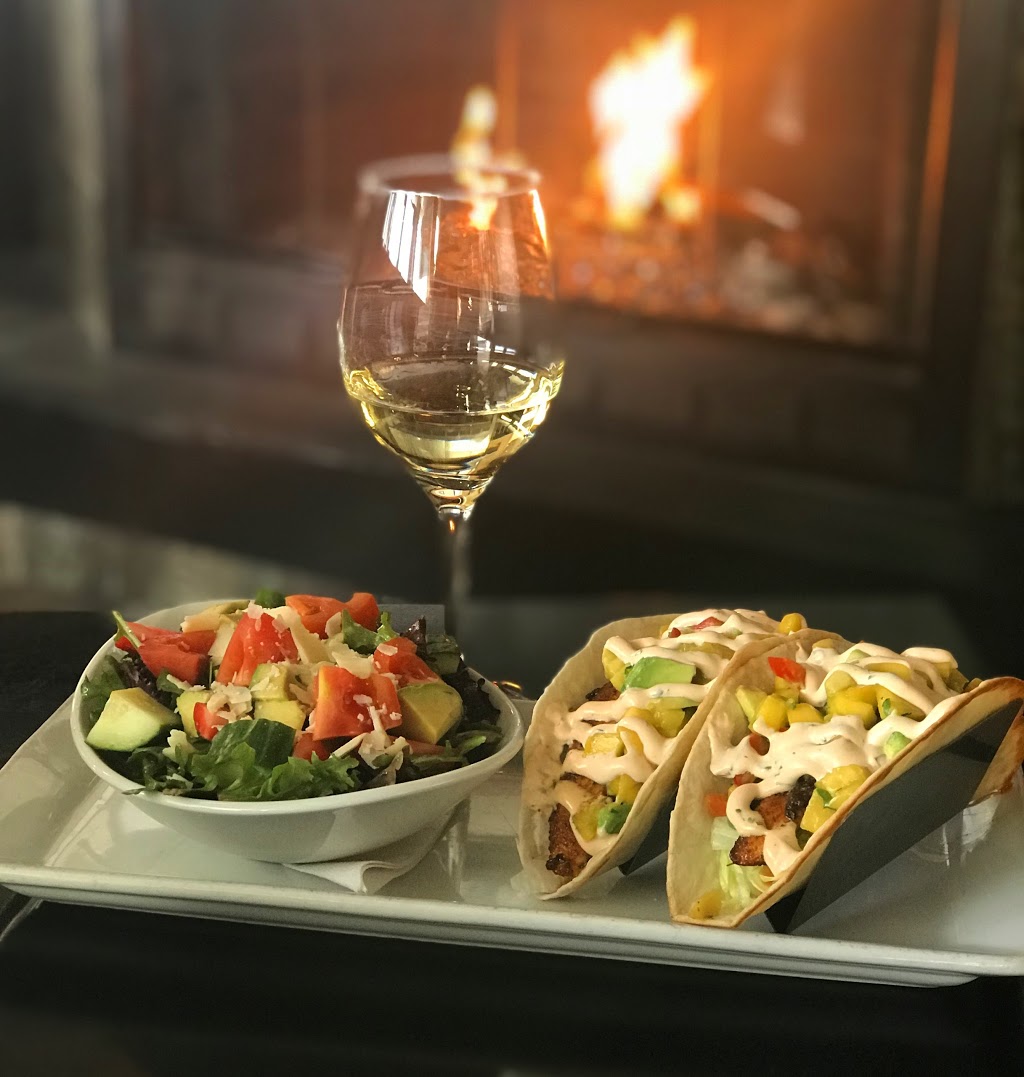 Clarkson Bar & Grill | 980 Southdown Rd, Mississauga, ON L5J 2Y4, Canada | Phone: (905) 822-0202