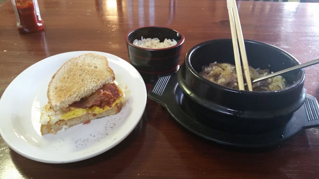 Lees Country Spot Restaurant | 5209 Egremont Dr, Ilderton, ON N0M 2A0, Canada | Phone: (519) 666-3176