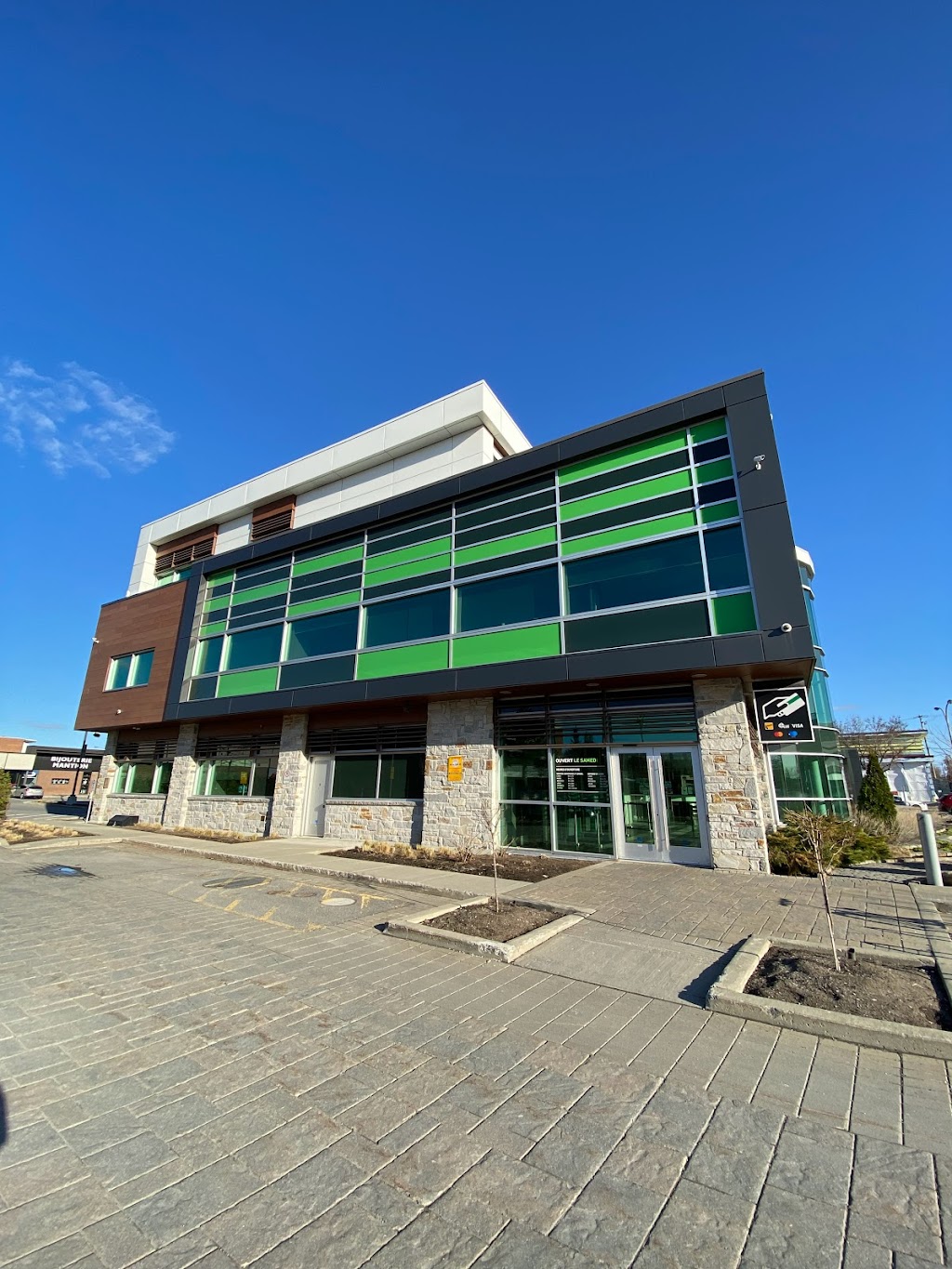 Caisse Desjardins de Terrebonne | 801 Bd des Seigneurs, Terrebonne, QC J6W 1T5, Canada | Phone: (450) 471-3735