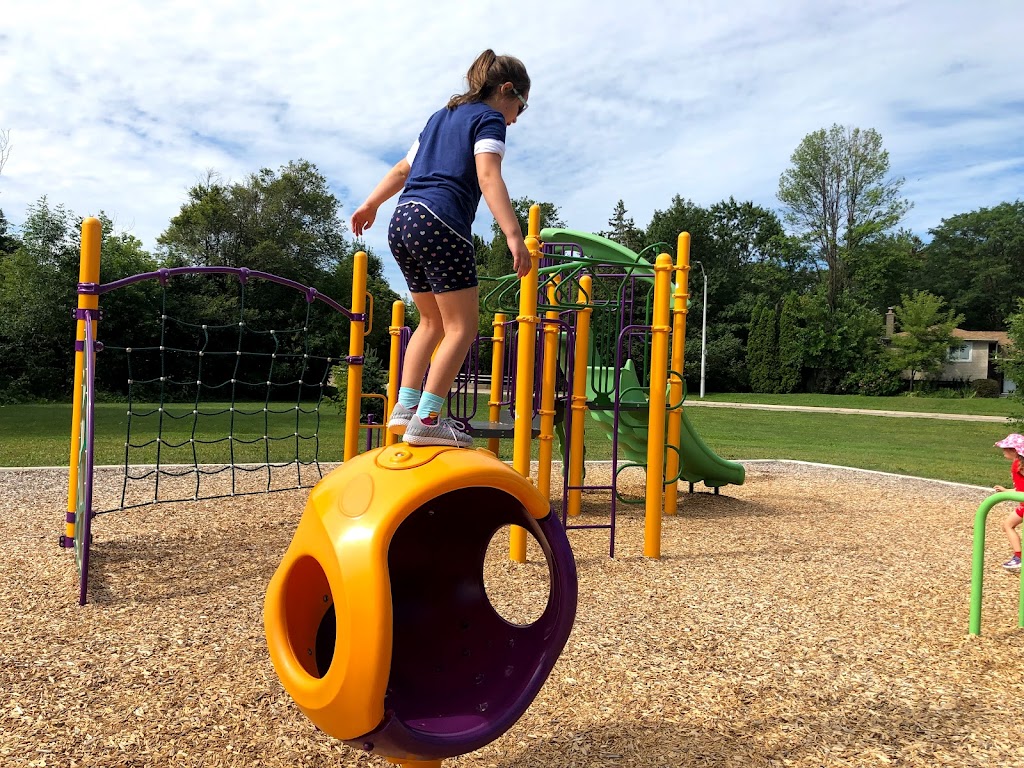 Frontenac Park | 5140 Pinedale Ave, Burlington, ON L7L 3V4, Canada | Phone: (613) 376-3489