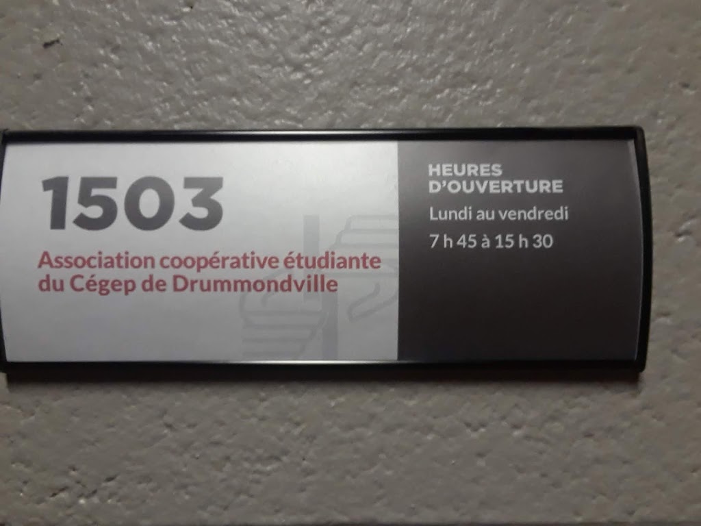 Coop du Cegep | 960 Rue Saint-Georges, Drummondville, QC J2C 6A2, Canada | Phone: (819) 472-3695