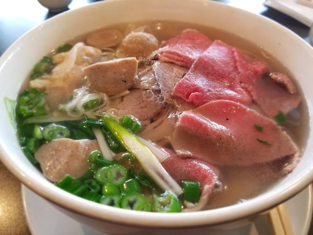 Thuân Thành Restaurant | 1472 Huron St, London, ON N5V 2G5, Canada | Phone: (519) 452-3834