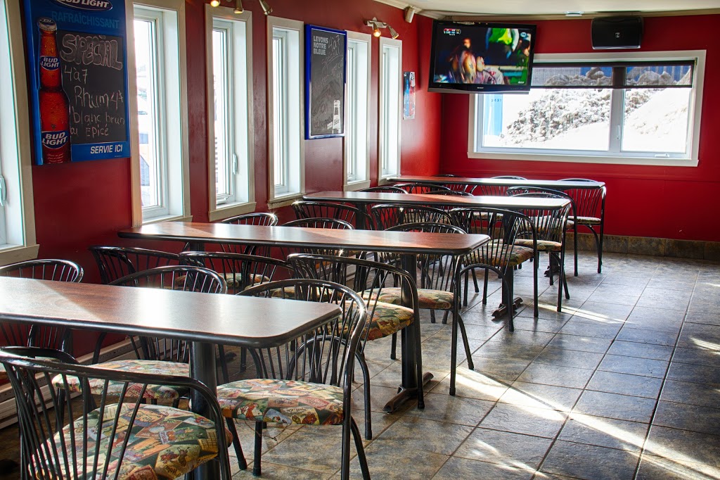 Bar La Rochelene | 2435 Boulevard Louis-XIV, Québec, QC G1C 1B2, Canada | Phone: (418) 661-3367