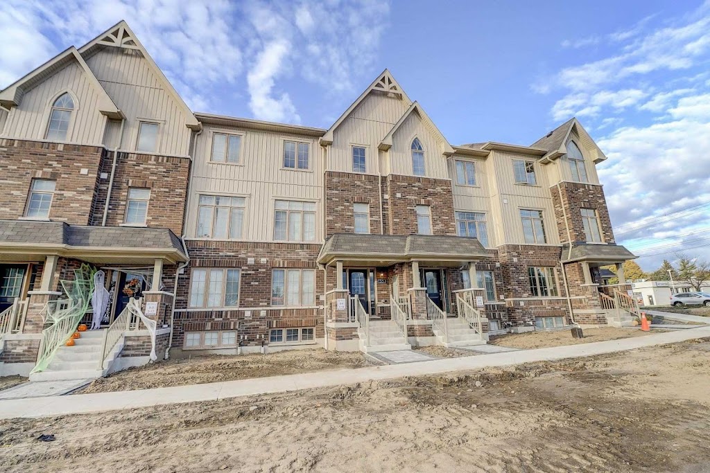 Karanjeet Grewal Trimaxx Realty | 2560 Matheson Blvd E Unit 519, Mississauga, ON L4W 4Z3, Canada | Phone: (647) 547-3997