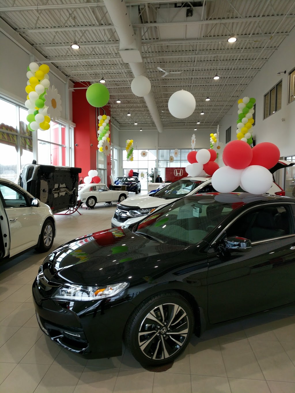 Vaudreuil Honda | 9 Boulevard de la Cité-des-Jeunes, Vaudreuil-Dorion, QC J7V 0N3, Canada | Phone: (833) 722-4042