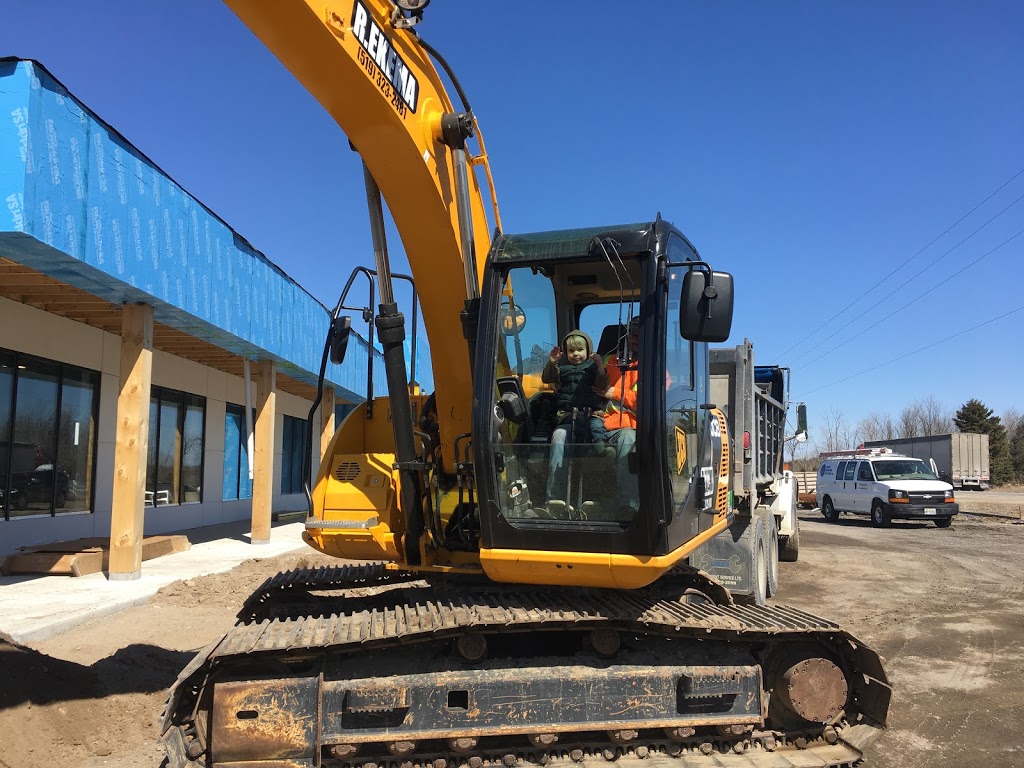Advanced Marine Lake Belwood | 8466 Wellington County Rd 18, Belwood, ON N0B 1J0, Canada | Phone: (519) 843-2211