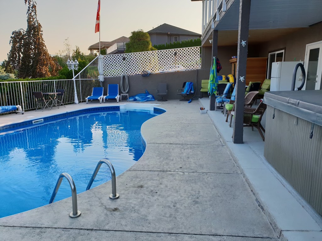 At The Top Of The Hill B&B | 5162 Morrison Ct, Peachland, BC V0H 1X2, Canada | Phone: (250) 767-9521