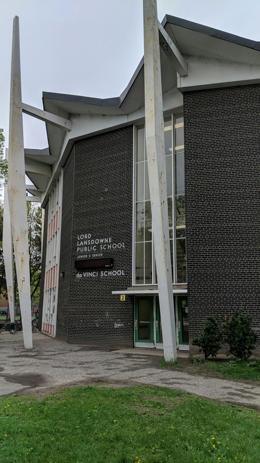 da Vinci School | 33 Robert St, Toronto, ON M5S 2K2, Canada | Phone: (416) 393-8204