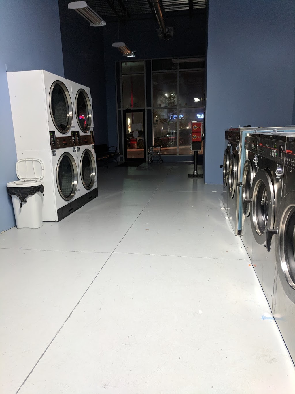COIN LAUNDRY AND DRY CLEANERS | 20 Dewside Dr #4, Brampton, ON L6R 3C2, Canada | Phone: (647) 391-4032