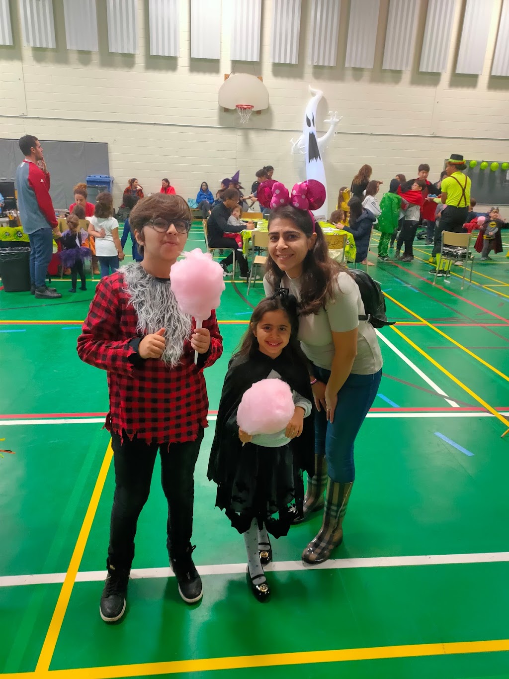 Pierre Laporte High School | 1101 Chem. Rockland, Mont-Royal, QC H3P 2X8, Canada | Phone: (514) 739-6311