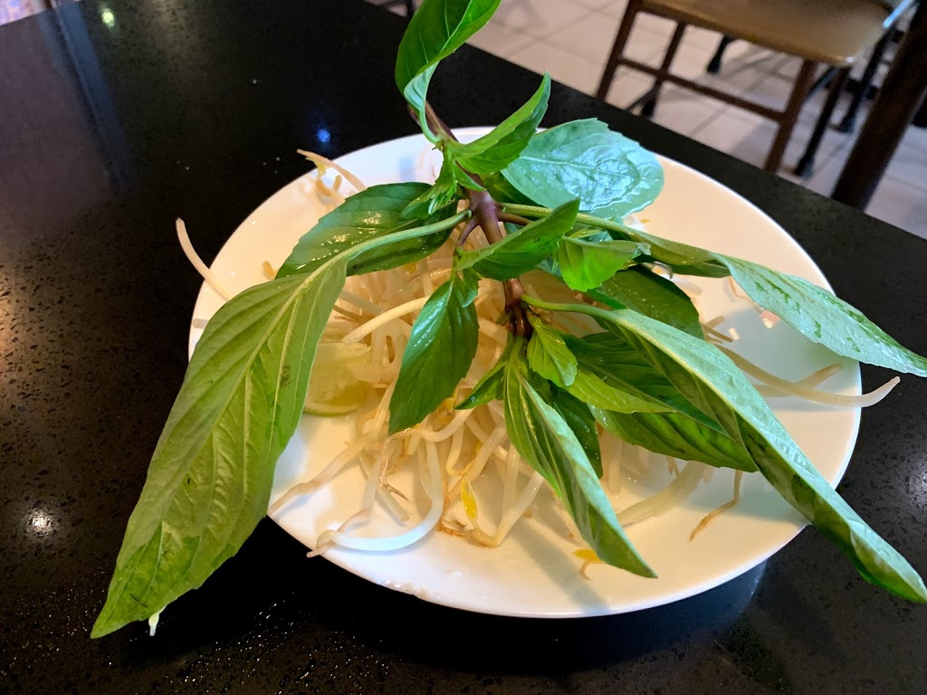 Pho Milton | 500 Laurier Ave, Milton, ON L9T 4R3, Canada | Phone: (905) 864-8088