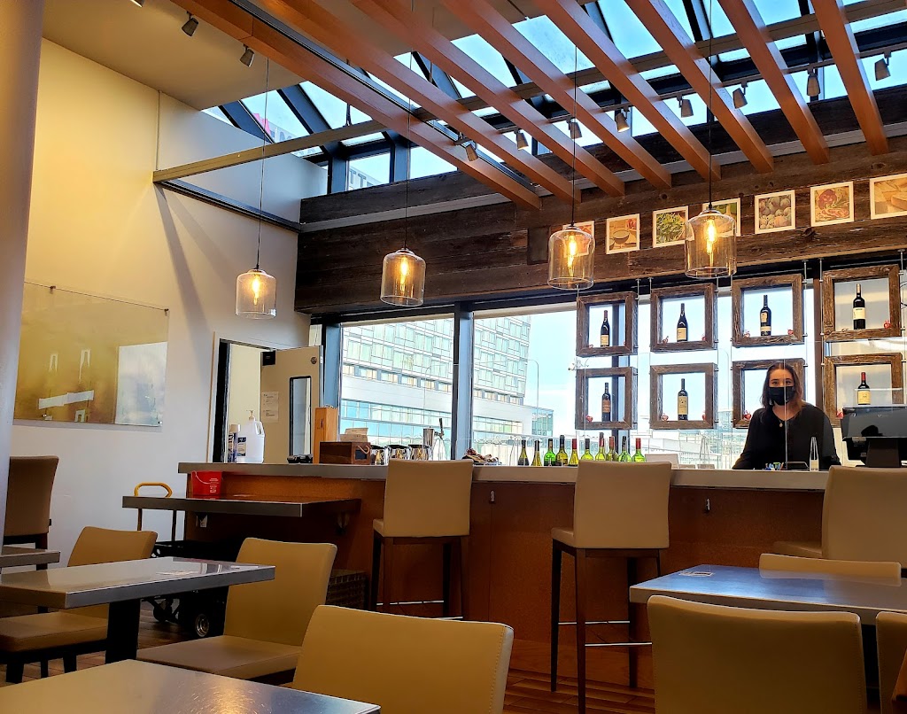 Vino Volo | Concourse C, 2000 Airport Rd NE, Calgary, AB T2E 6W5, Canada | Phone: (403) 277-0506