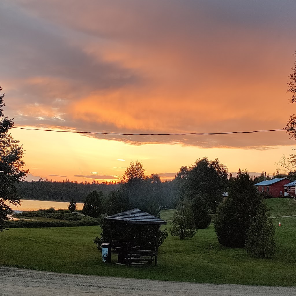 Pavillon Wapus | Unnamed road, La Vallée-de-la-Gatineau, QC J9E 3B3, Canada | Phone: (819) 429-0787
