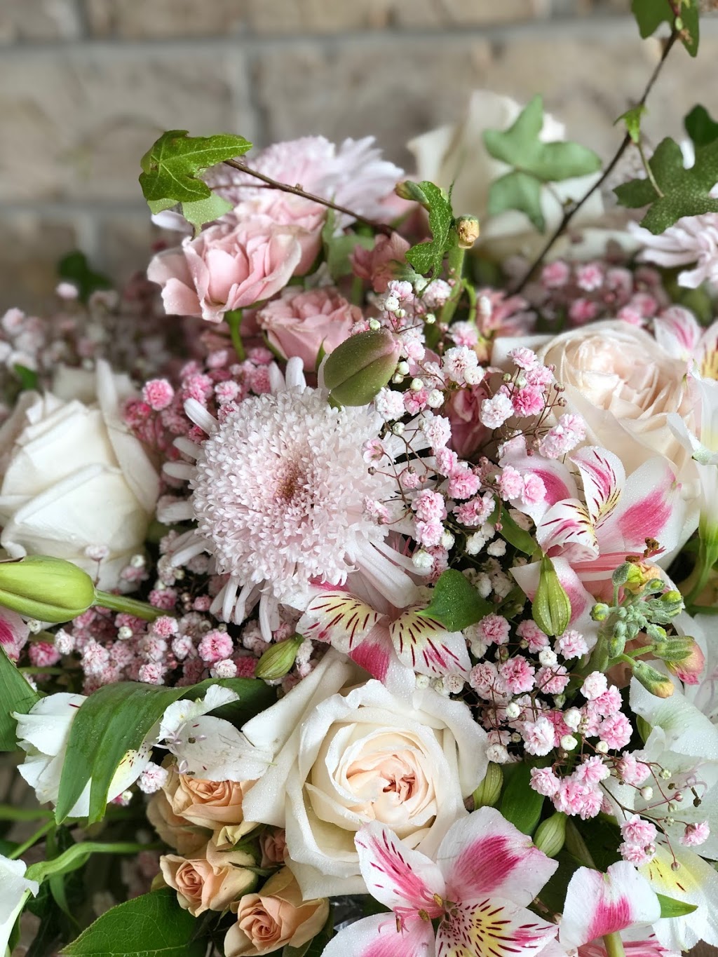 Adourian Florals | 18 Pebblecreek Dr, Kitchener, ON N2A 4J8, Canada | Phone: (519) 404-5156