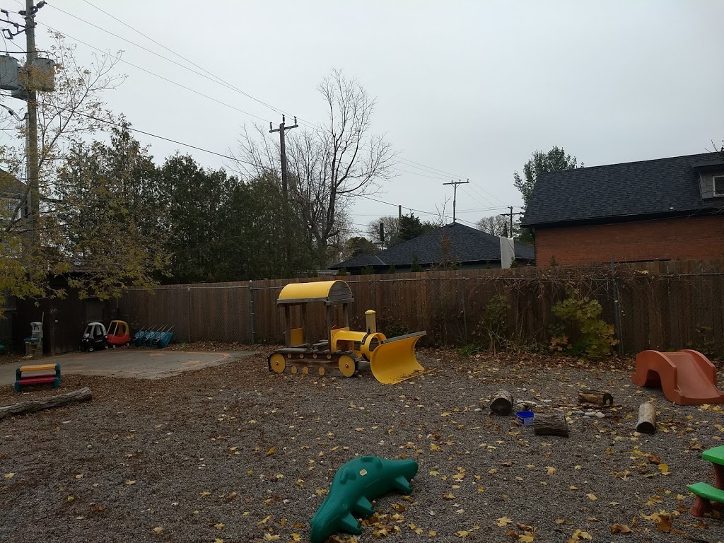 Lakefield United Church | 47 Regent St, Lakefield, ON K0L 2H0, Canada | Phone: (705) 652-3126