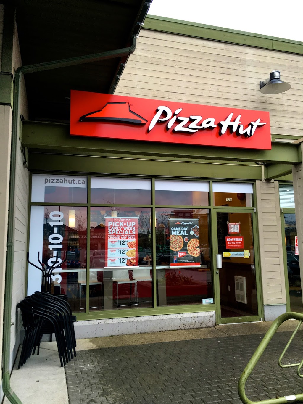 Pizza Hut | 3675 Westminster Hwy Unit 120, Richmond, BC V7C 5V2, Canada | Phone: (604) 207-9767