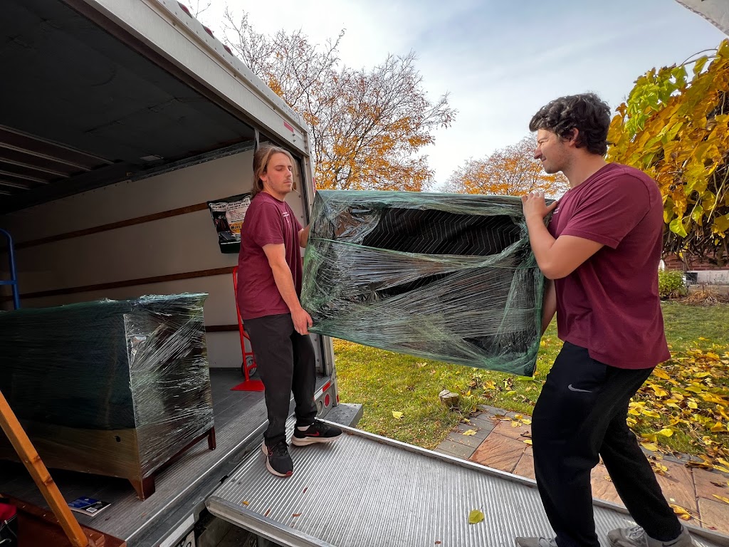 Two Broke Dudes in a Rented Truck | 2333 Secreto Dr, Oshawa, ON L1K 7K4, Canada | Phone: (289) 927-0525