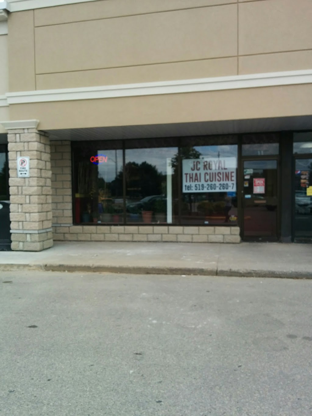 J.C. Royal Thai Cuisine | 100 Jamieson Pkwy Unit #11, Cambridge, ON N3C 4B3, Canada | Phone: (519) 260-2607