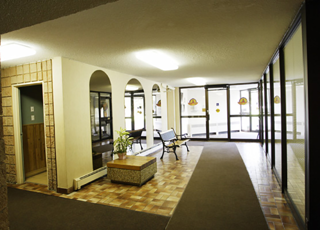 Sunset Towers | 154 Sunset Dr, St Thomas, ON N5R 5K6, Canada | Phone: (519) 631-7501