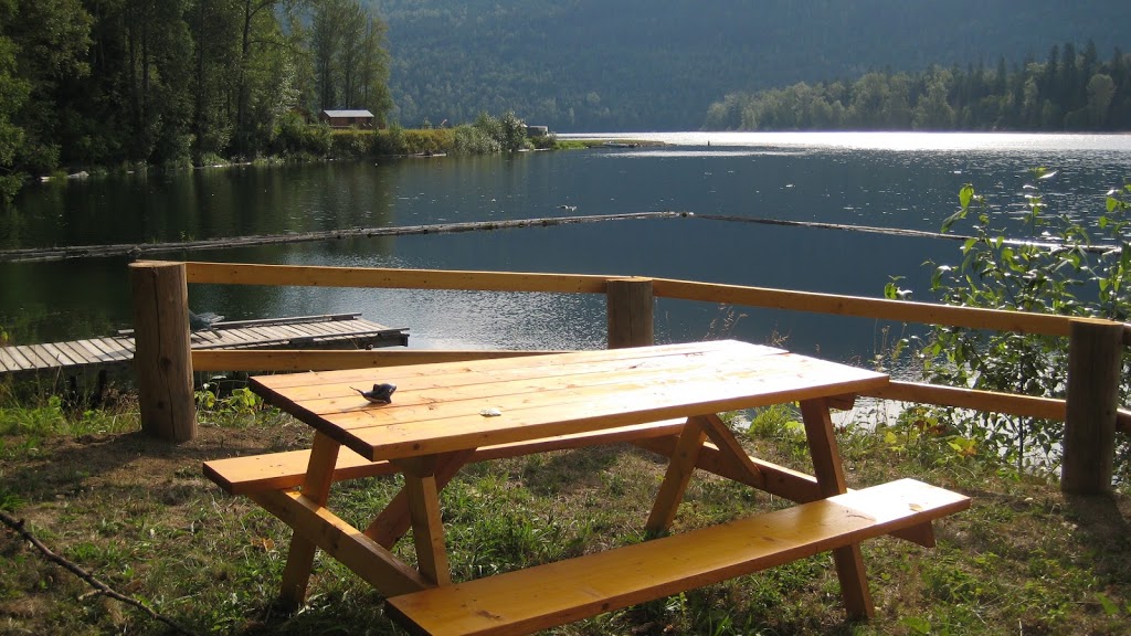 Sugar Lake Cherryville Bistro and Lodge | 1681 Sugar Lake Rd, Cherryville, BC V0E 2G2, Canada | Phone: (250) 547-2057