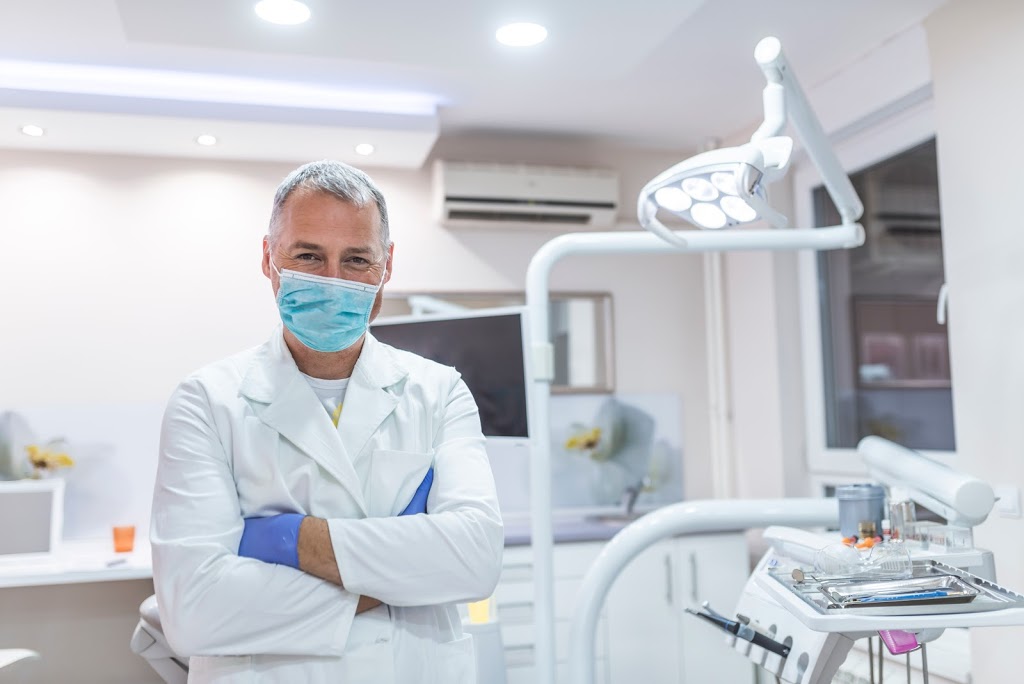 Toronto Dentist Office | 5460 Yonge St Suite 201, North York, ON M2N 6K7, Canada | Phone: (416) 733-7855