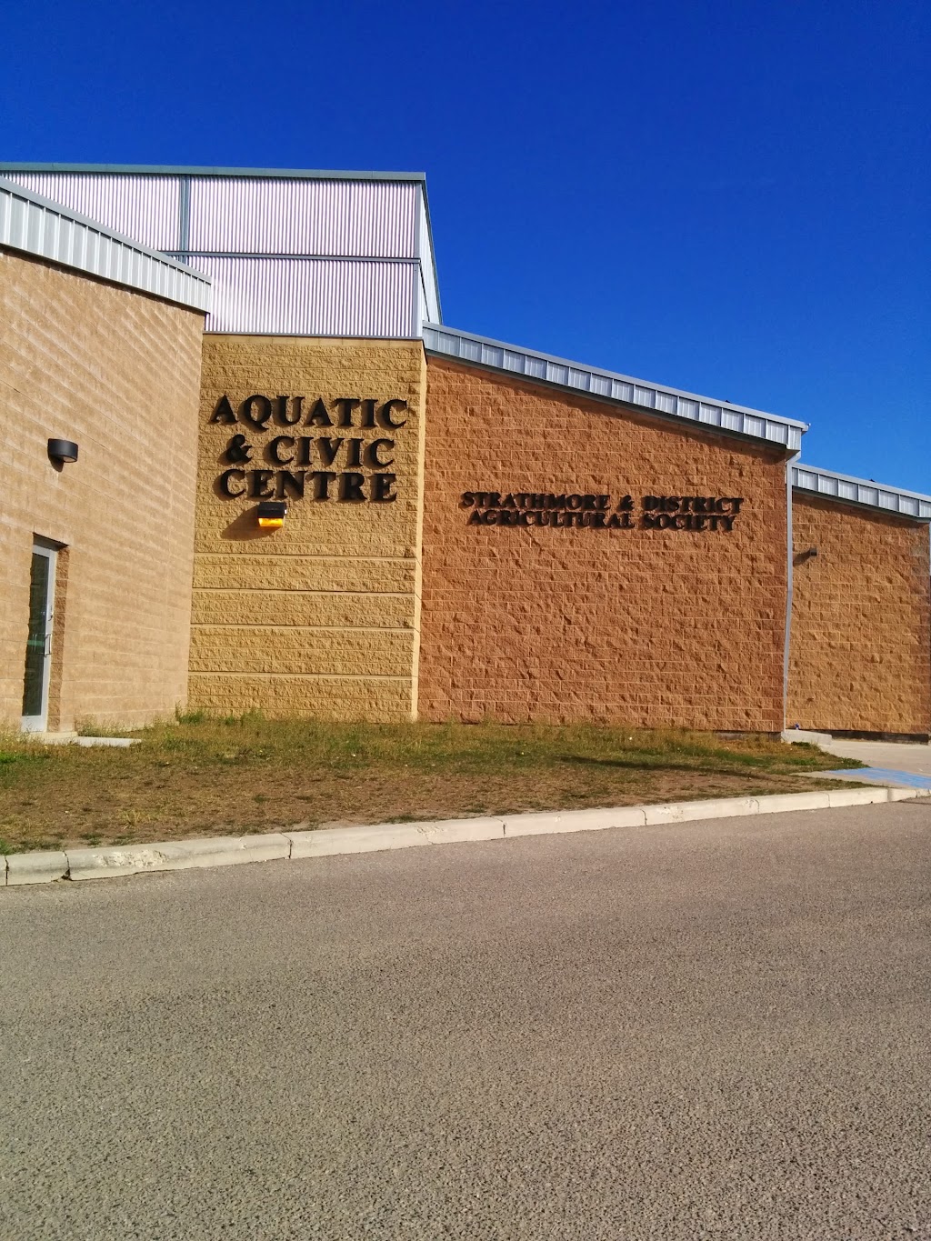 Strathmore Aquatic Centre | 130 Brent Blvd, Strathmore, AB T1P 1E8, Canada | Phone: (403) 934-3325