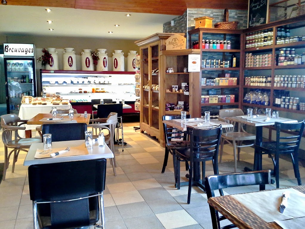 Traiteur La Courtisane | 5691 Rue Saint-Louis, Lévis, QC G6V 4E7, Canada | Phone: (418) 837-6480