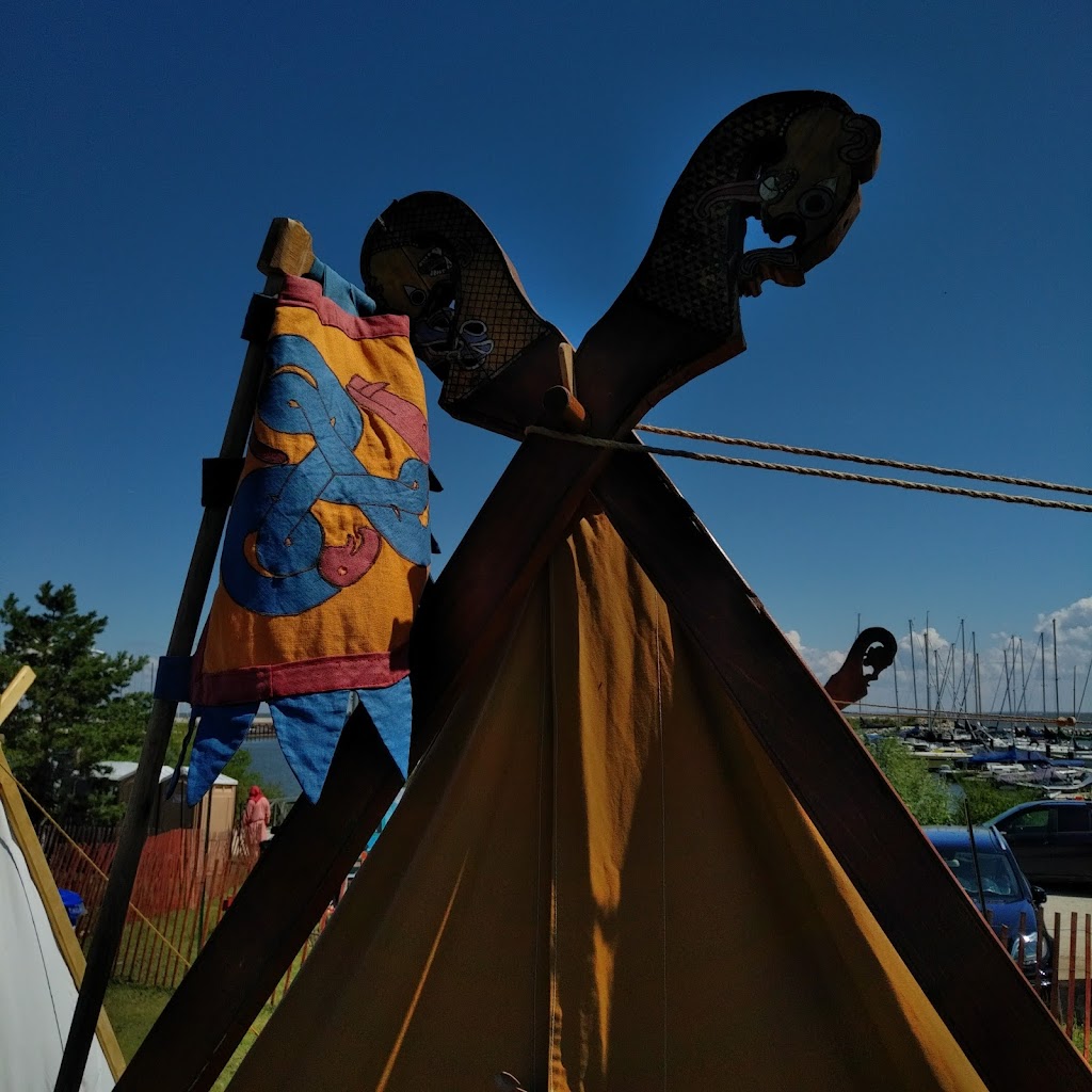 Waterfront Centre | 94 1 Ave, Gimli, MB R0C 1B1, Canada | Phone: (204) 642-4611