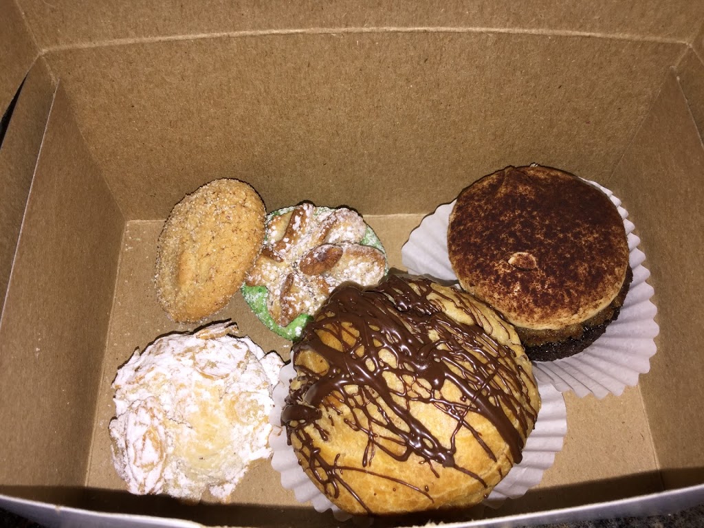 Aurora Pastry | 839 Erie St E, Windsor, ON N9A 3Y5, Canada | Phone: (519) 256-8801