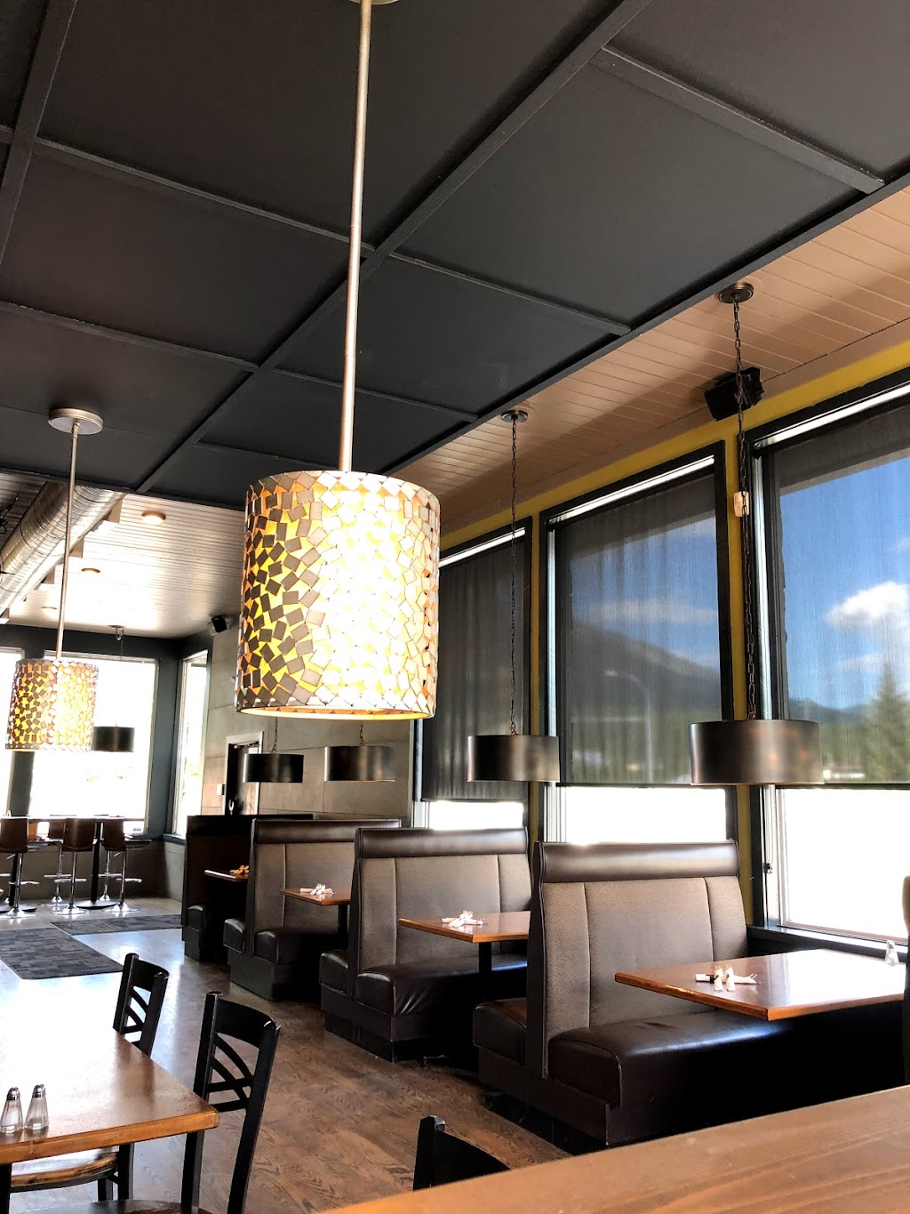 Bridge Bistro | 301 BC-3, Fernie, BC V0B 1M0, Canada | Phone: (250) 423-3002