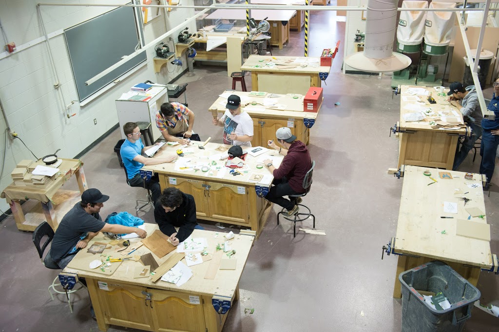 Centre de formation professionnelle des Moulins | 2525 Boulevard des Entreprises, Terrebonne, QC J6W 3L4, Canada | Phone: (450) 492-3551